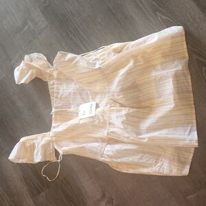 🏷️ 3 for $15 NWT Davi & Dani top